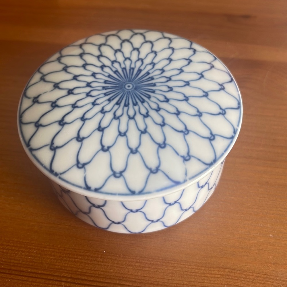 Trinket jewelry dish Takakashi
